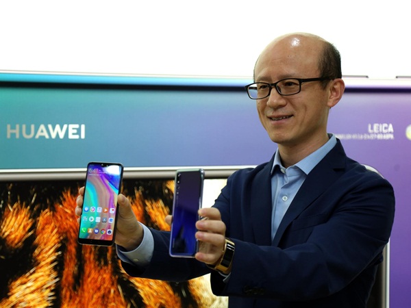 هواوي تطرح أفضل كاميرات عالم الهواتف الذكية HUAWEI P20 Pro في الإمارات العربية المتحدة: كاميرا ثلاثية من لايكا بدقة 40 ميجابكسل